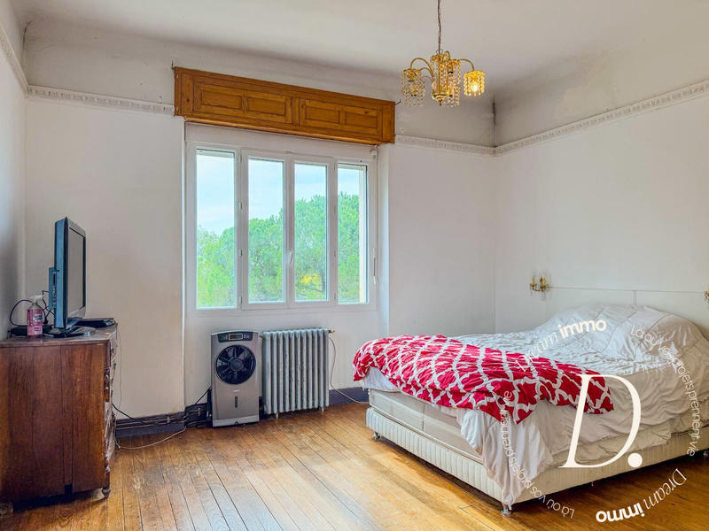 Maison - 204 m² - 8 pièces