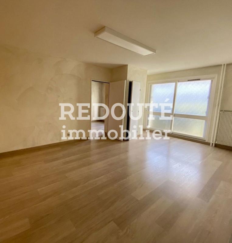 Bureau - 93 m² - 5 pièces