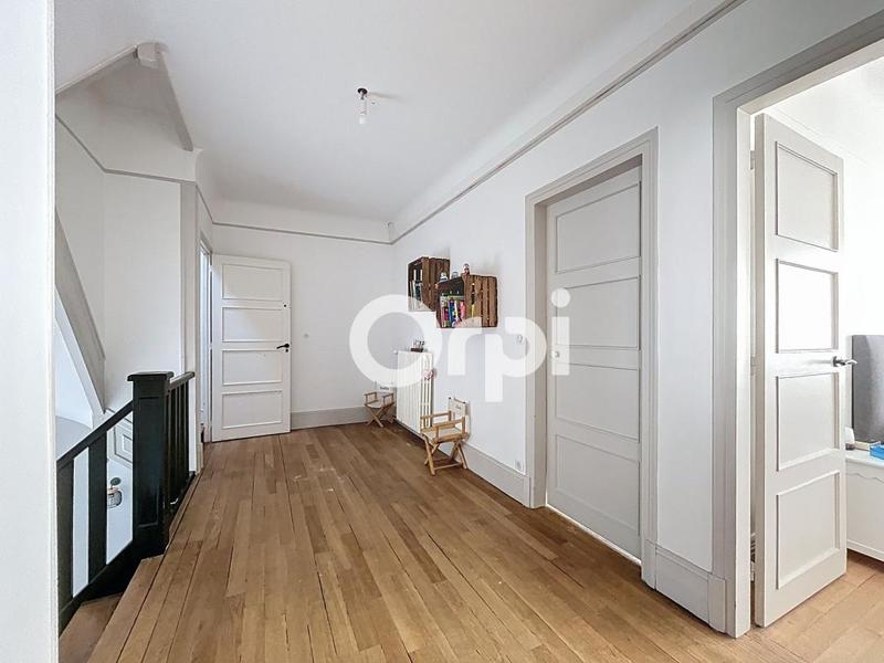 Maison - 280 m² - 7 pièces