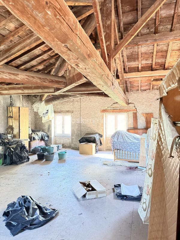 Corps de ferme - 240 m² - 8 pièces