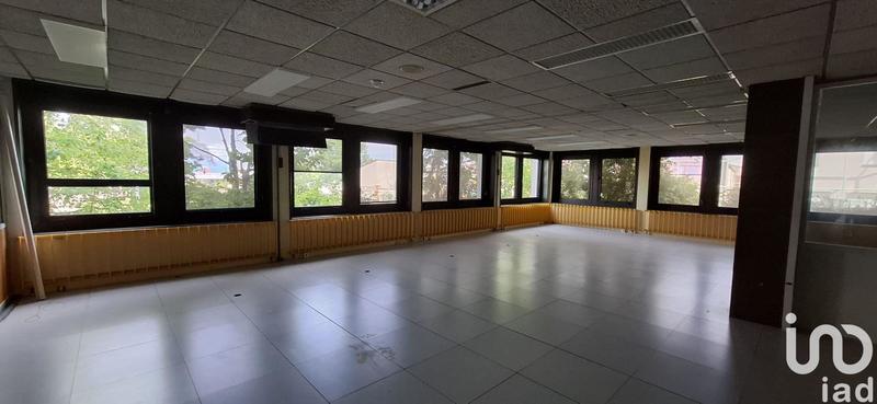 Local commercial - 4 000 m²