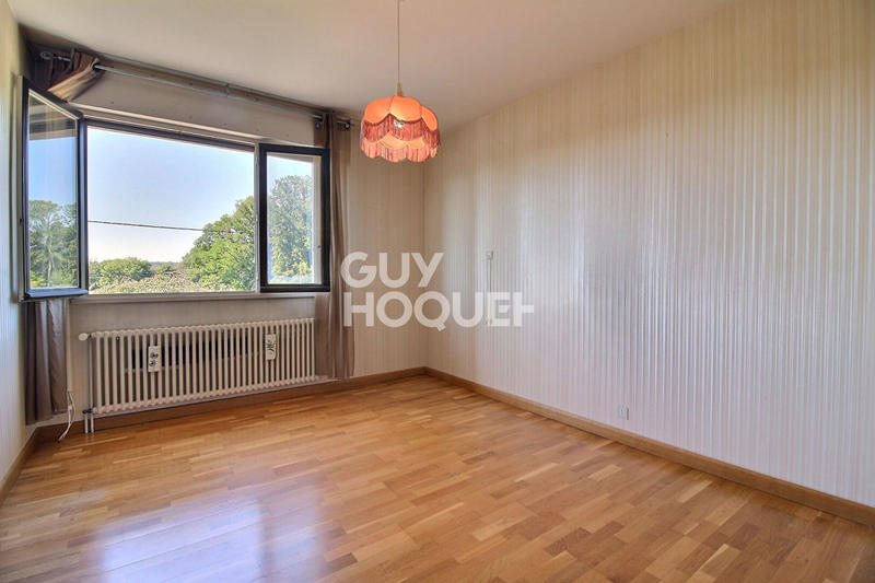 Maison - 218 m² - 9 pièces