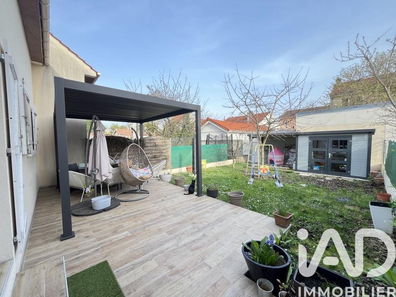 Maison - 93 m² - 5 pièces