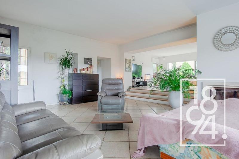 Villa - 200 m² - 7 pièces