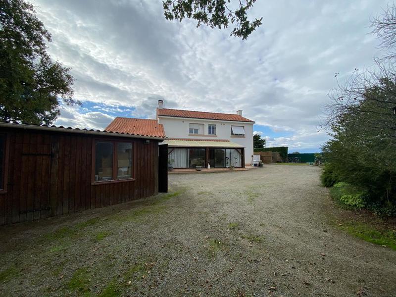 Maison - 185 m² - 8 pièces