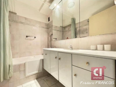 Appartement - 105 m² - 5 pièces