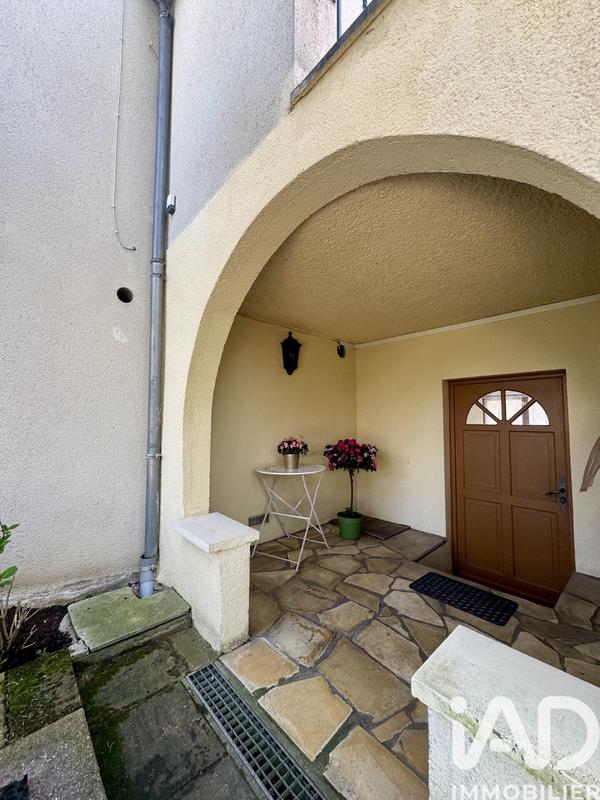 Maison - 218 m² - 8 pièces