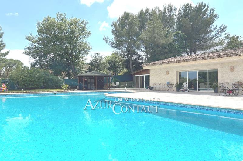 Villa - 295 m² - 5 pièces