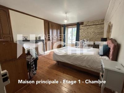 Maison - 644 m² - 15 pièces