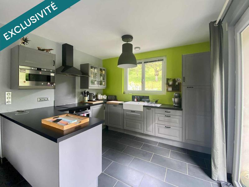 Maison - 121 m² - 8 pièces