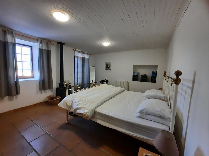 Maison traditionnelle - 271 m² - 12 pièces