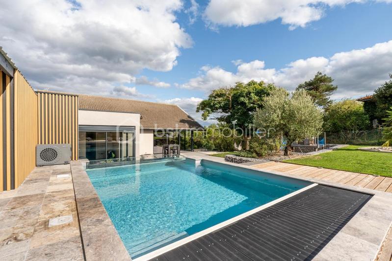 Maison - 180 m² - 6 pièces