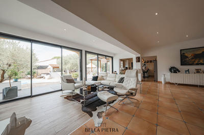 Villa - 180 m² - 5 pièces