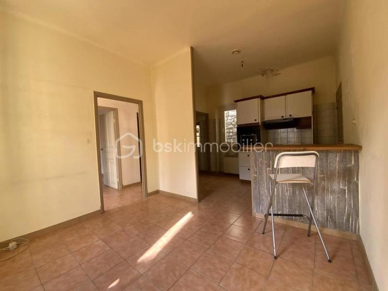 Maison ancienne - 674 m² - 8 pièces