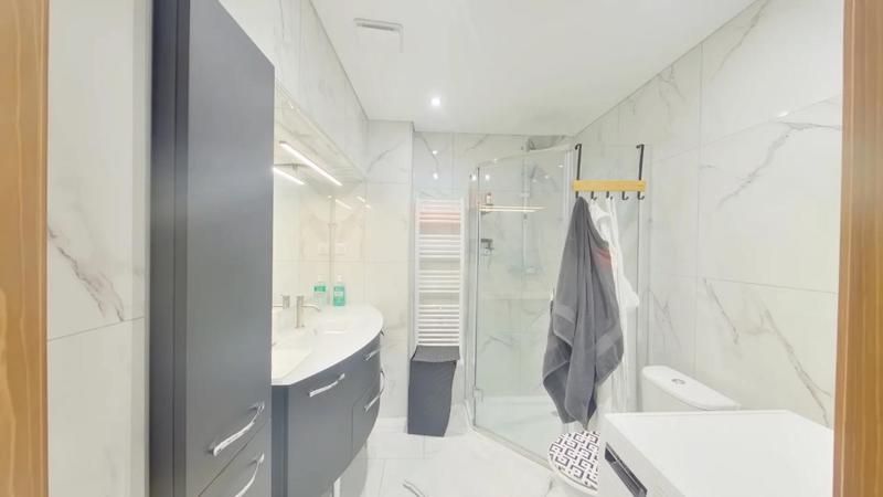 Appartement - 315 m² - 13 pièces