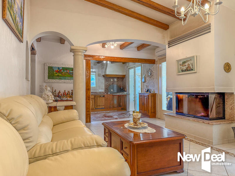 Maison - 220 m² - 8 pièces