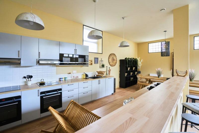 Maison - 274 m² - 12 pièces