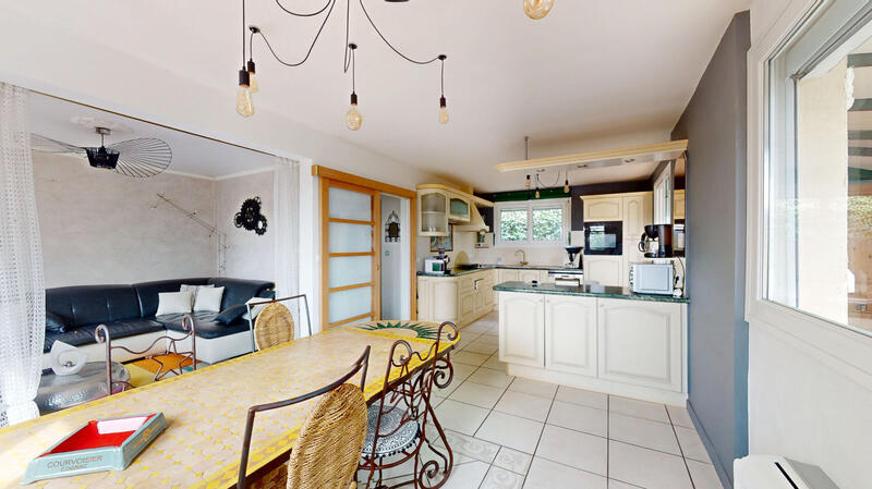 Maison - 160 m² - 8 pièces