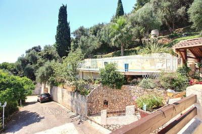 Maison - 211 m² - 5 pièces