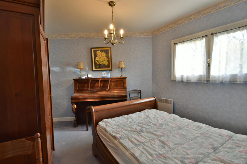 Maison - 240 m² - 11 pièces