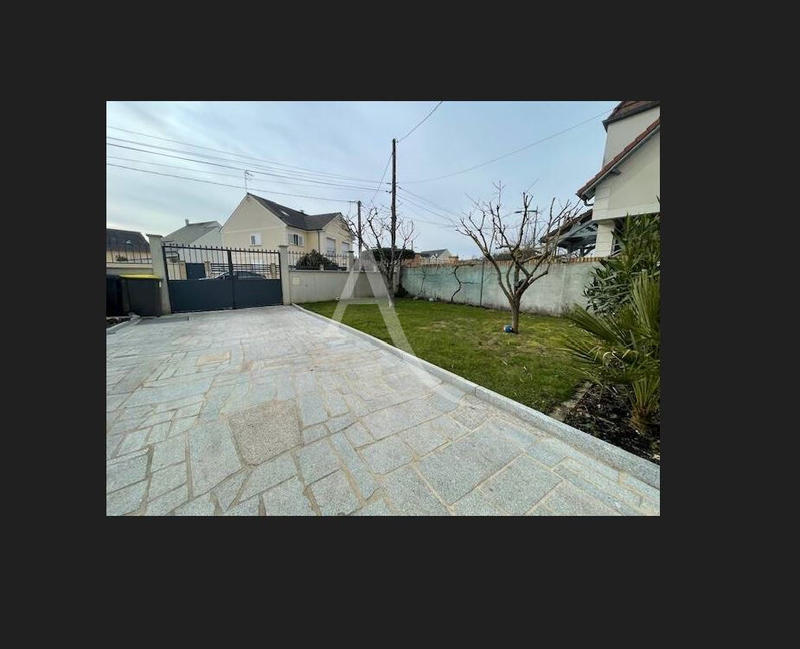 Maison - 104 m² - 4 pièces