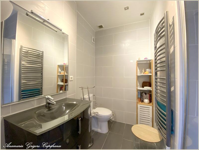 Maison - 242 m² - 8 pièces