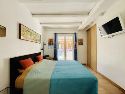 Maison - 182 m² - 9 pièces