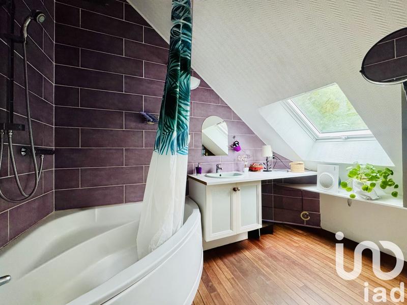 Maison - 204 m² - 5 pièces