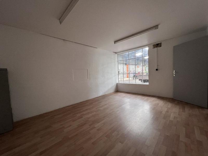 Entrepôt - 585 m² - 3 pièces