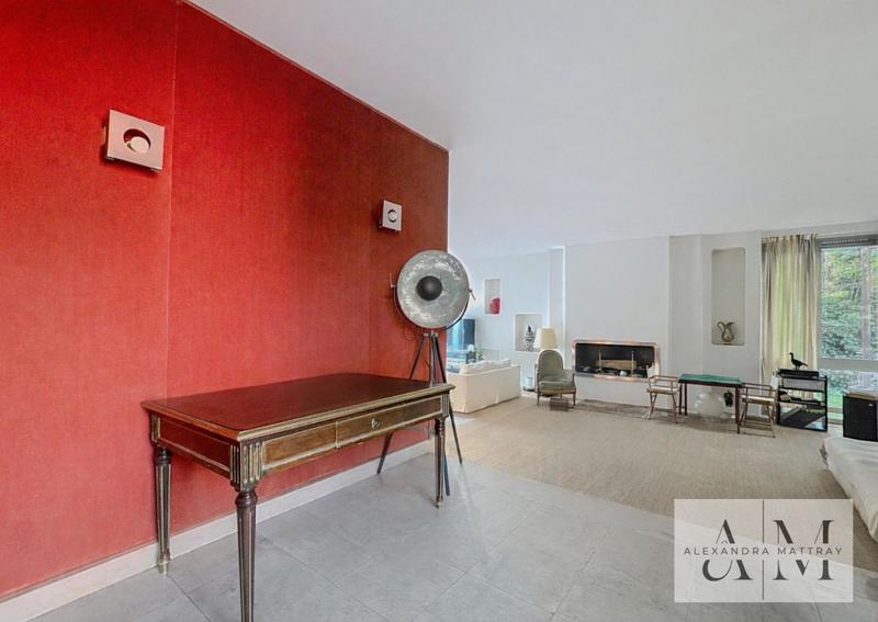 Maison - 227 m² - 9 pièces
