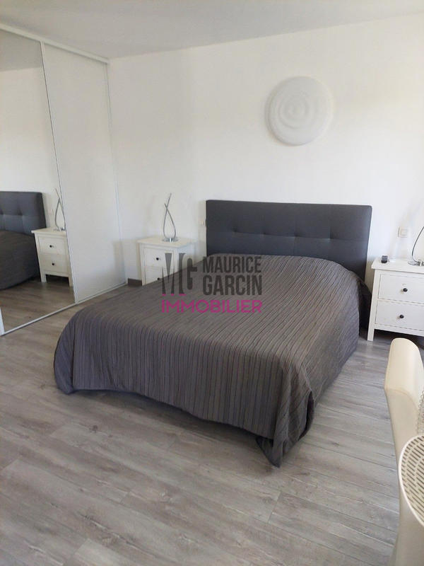 Maison - 280 m² - 10 pièces