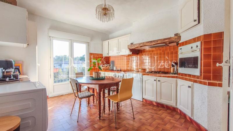 Maison - 200 m² - 12 pièces