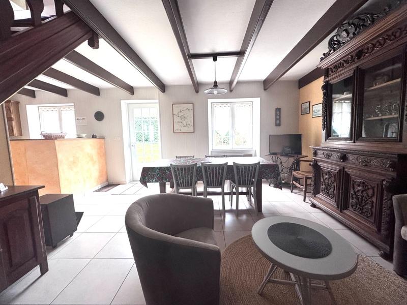 Maison - 98 m² - 8 pièces