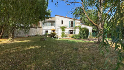 Propriété - 215 m² - 8 pièces