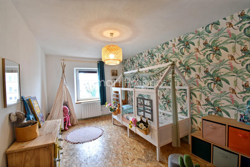 Maison - 200 m² - 6 pièces