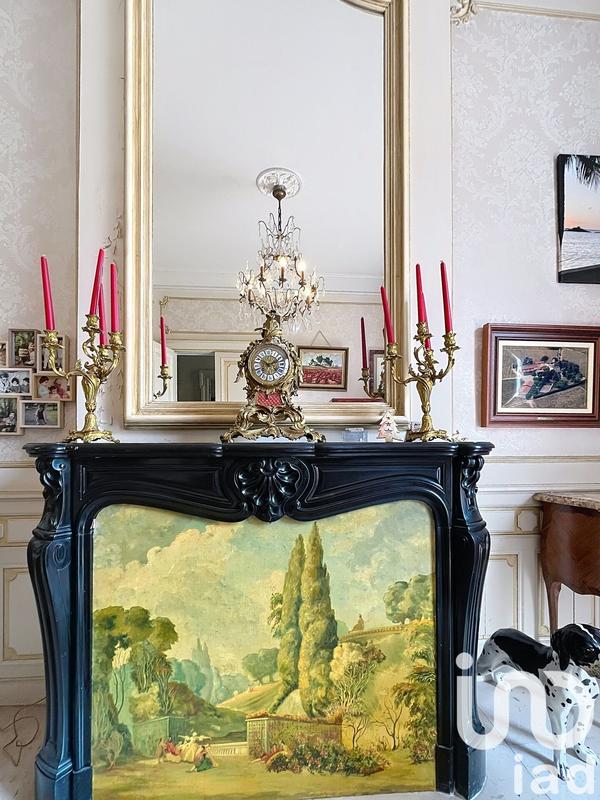 Maison - 323 m² - 9 pièces