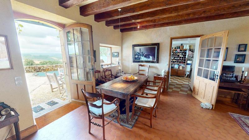 Demeure - 248 m² - 10 pièces