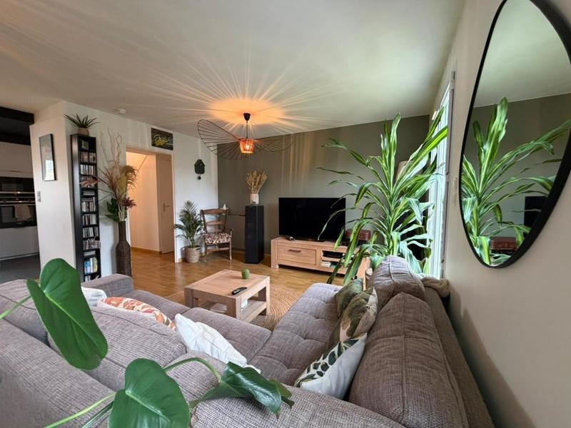 Maison - 94 m² - 5 pièces