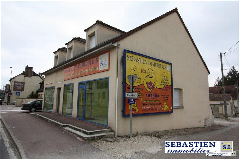 Local commercial - 46 m² - 4 pièces