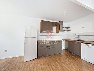 Appartement - 80 m² - 5 pièces