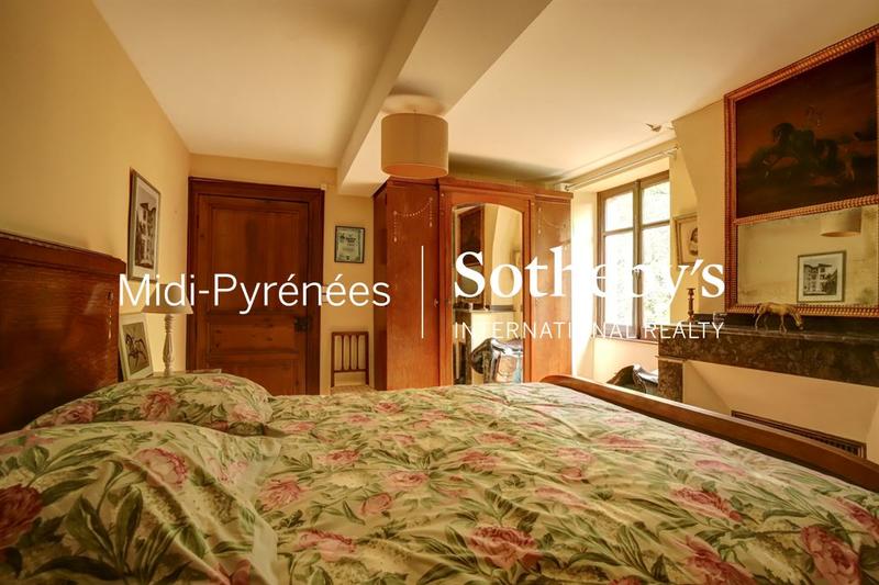 Château - 302 m² - 8 pièces