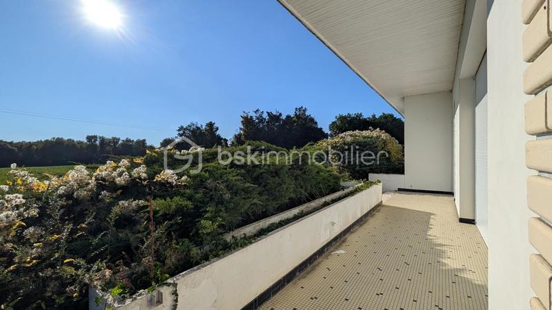 Maison - 232 m² - 10 pièces