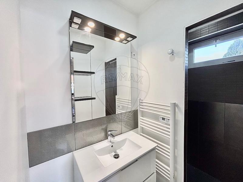 Maison - 262 m² - 6 pièces