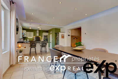 Maison traditionnelle - 167 m² - 6 pièces