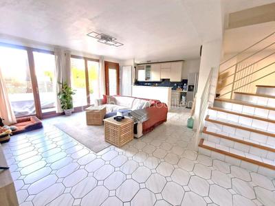 Maison - 91 m² - 6 pièces