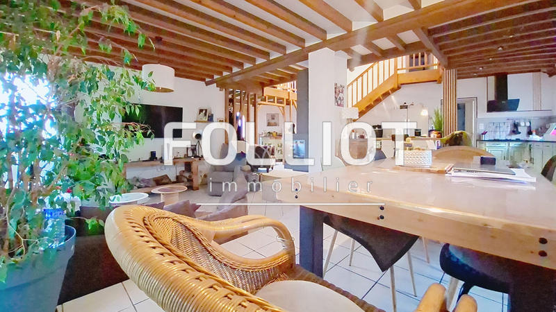 Maison - 205 m² - 7 pièces