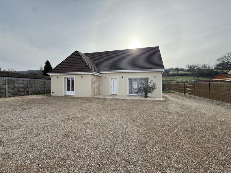 Maison traditionnelle - 148 m² - 6 pièces