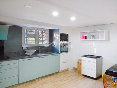 Maison contemporaine - 340 m² - 10 pièces