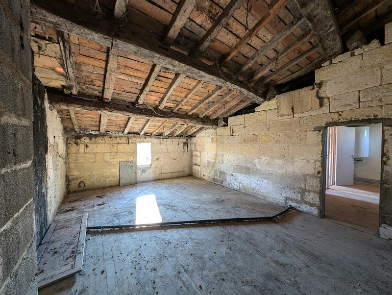 Maison - 120 m² - 15 pièces