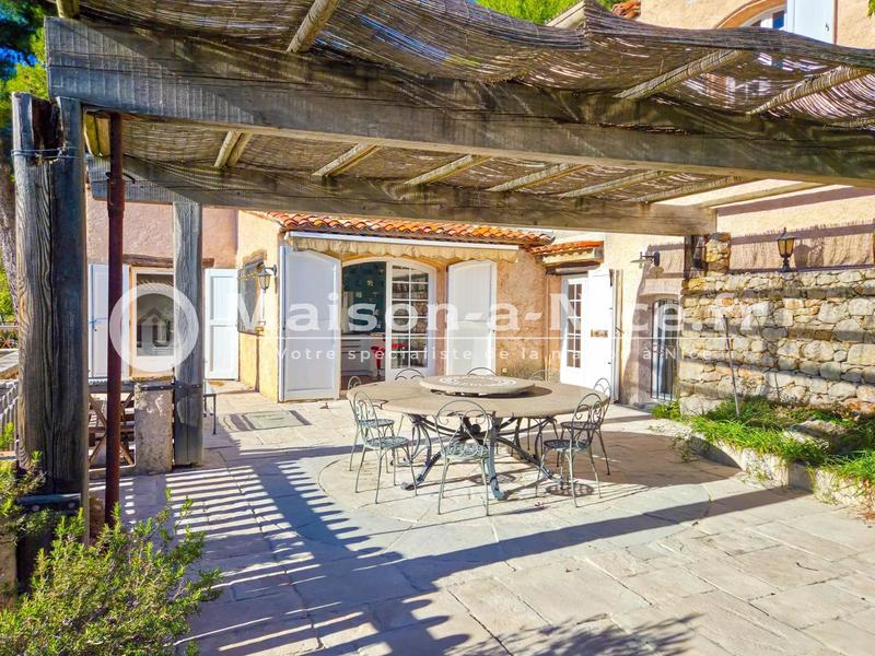 Maison - 285 m² - 10 pièces